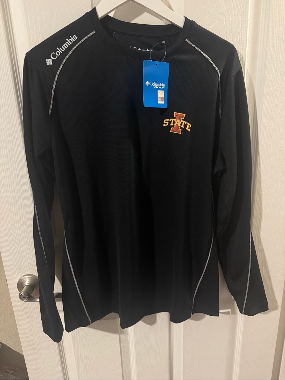 NWT Women’s Iowa State Columbia Black Long-Sleeve Performance Top! Size: Large!